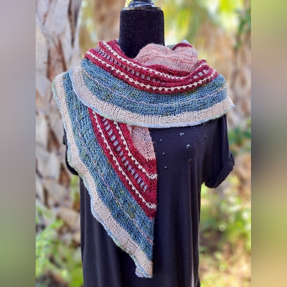 Hand Crafted OOAK Soft Wool Triangular Striped Natural Red Pink Blue Knit Wrap - Picture 8 of 12